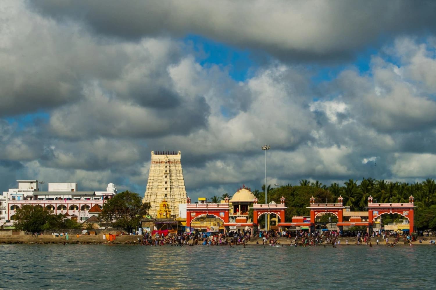 Chennai To Rameshwaram Tour Package — 2 nights, 3 days covering Madurai, Meenakshi Amman Temple, Thiruparankundram Temple, Kallazhagar Temple, Koodal Azhagar Temple, Pazhamudircholai, Rameshwaram, Panchmukhi Hanuman Temple, Hanuman Bridge, Pamban Bridge, Dhanushkodi, Kashi Vishwanath Temple, 24 Holy Kundalas, Ramanathaswamy Temple