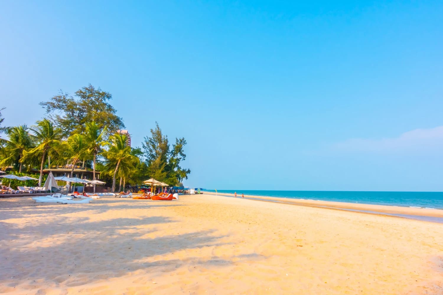 Goa Group Tour Package | 6 Days Beaches & Heritage — 5 nights, 6 days covering Goa, South Goa (Old Goa Churches, Dona Paula, Miramar Beach, Panjim Flea Market, Mandovi River), North Goa (Aguada Fort, Calangute Beach, Baga Beach, Anjuna Beach), Candolim Beach, Dudhsagar Waterfalls & Spice Plantations