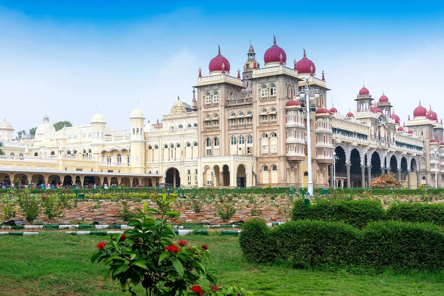 Mysore Ooty Kodaikanal Tour Package from Bangalore — 5 nights, 6 days covering Bangalore, Mysore, Ooty, Coonoor, Kodaikanal