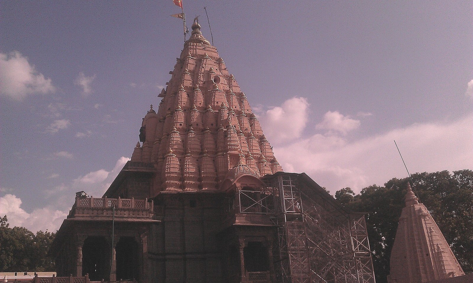 Divine Mahakaleshwar and Omkareshwar — 1 nights, 2 days covering 1N Madhya Pradesh